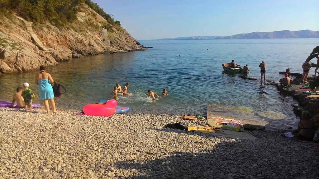 Apartment And Rooms Busa 3 Senj  Rom bilde